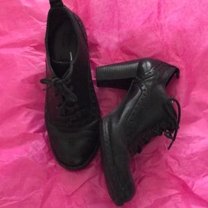 Born Lace Up Ankle Booties Black Leather, 3” heel